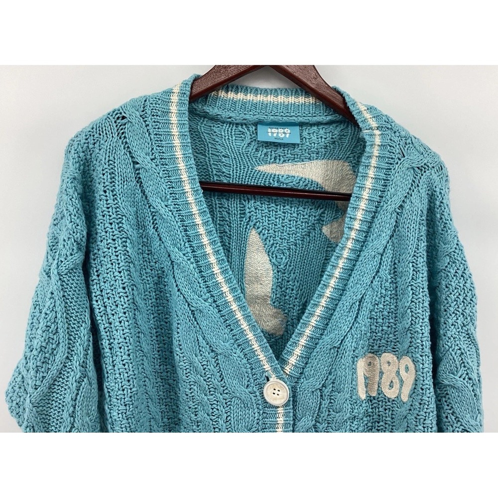 Taylor Swift 1989 Cardigan Taylor's Version Limited Edition MD/LG - Light Blue - Picture 4 of 11